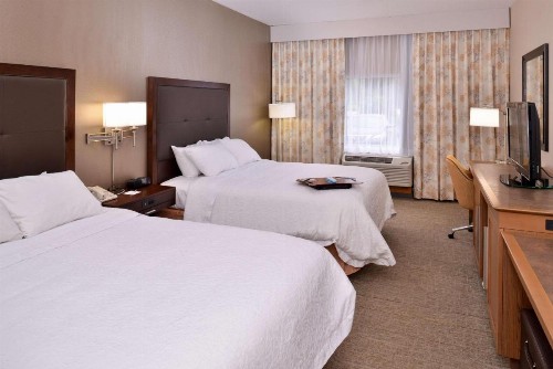 Hampton Inn Steubenville - image 16