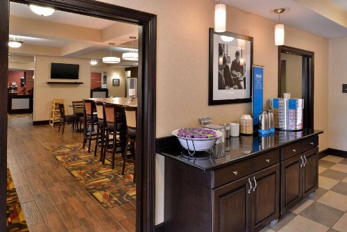 Hampton Inn Steubenville - image 19