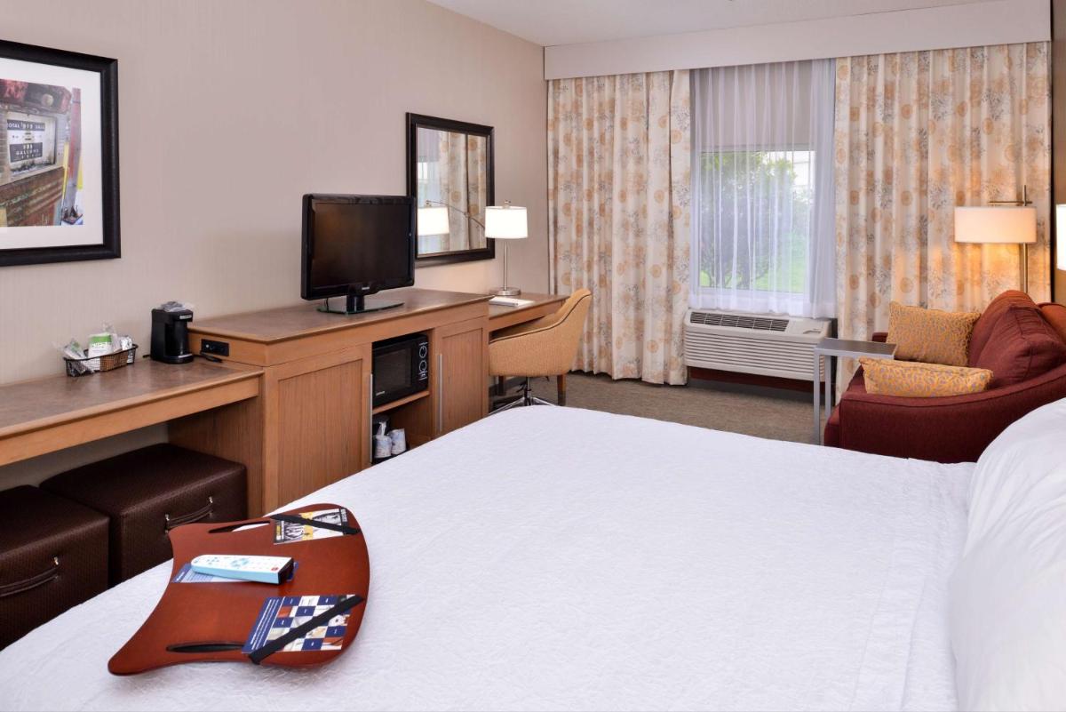 Hampton Inn Steubenville - image 2
