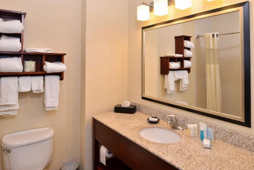 Hampton Inn Steubenville - image 20