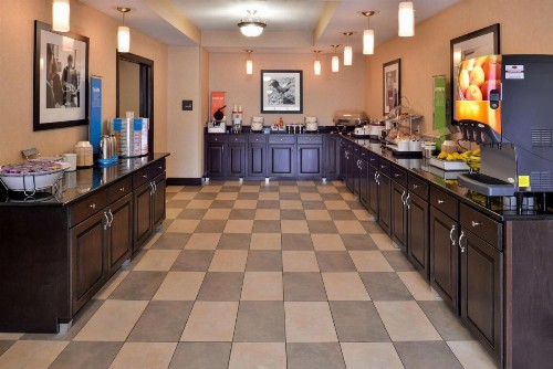 Hampton Inn Steubenville - image 6