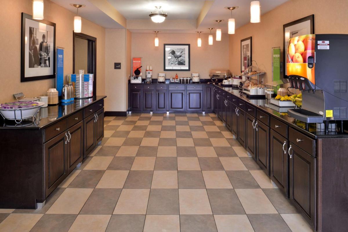 Hampton Inn Steubenville - image 6