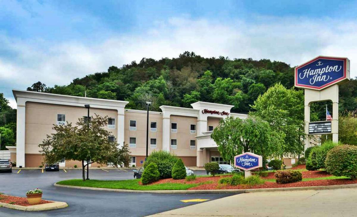 Hampton Inn Steubenville - image 7