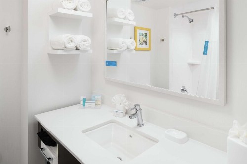 Hampton Inn Los Angeles Santa Clarita - image 22