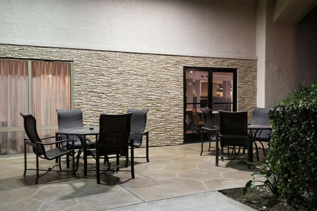 Hampton Inn Los Angeles Santa Clarita - image 5