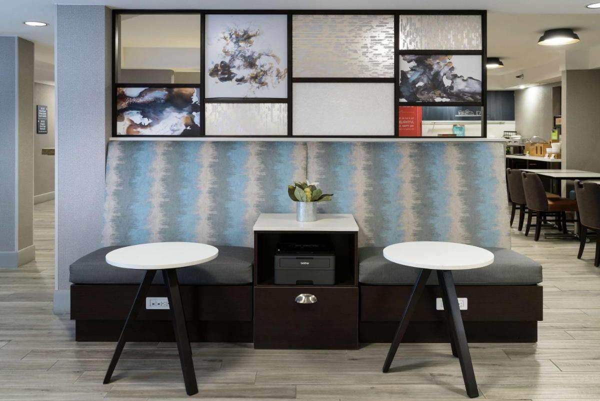 Hampton Inn Los Angeles Santa Clarita - image 7
