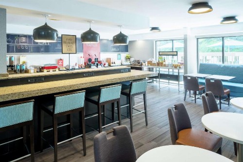 Hampton Inn Los Angeles Santa Clarita - image 9