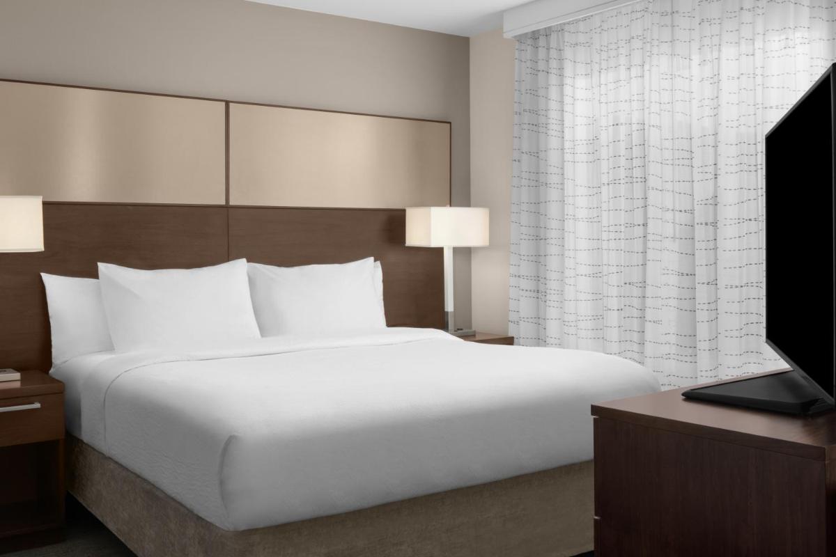 Residence Inn by Marriott Santa Clarita Valencia - image 5
