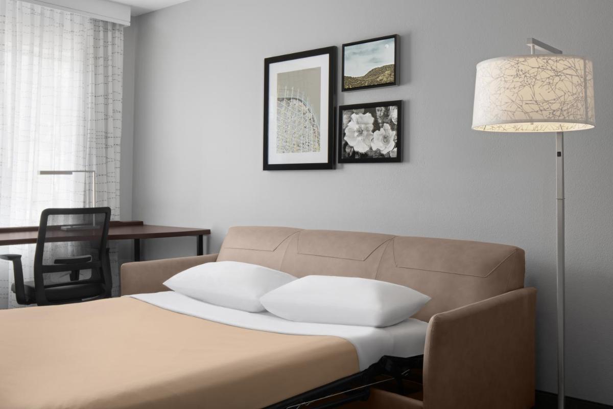 Residence Inn by Marriott Santa Clarita Valencia - image 6