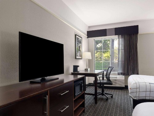 La Quinta by Wyndham Santa Clarita - Valencia - image 12