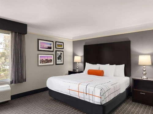 La Quinta by Wyndham Santa Clarita - Valencia - image 15
