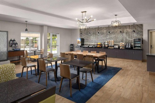 La Quinta by Wyndham Santa Clarita - Valencia - image 19