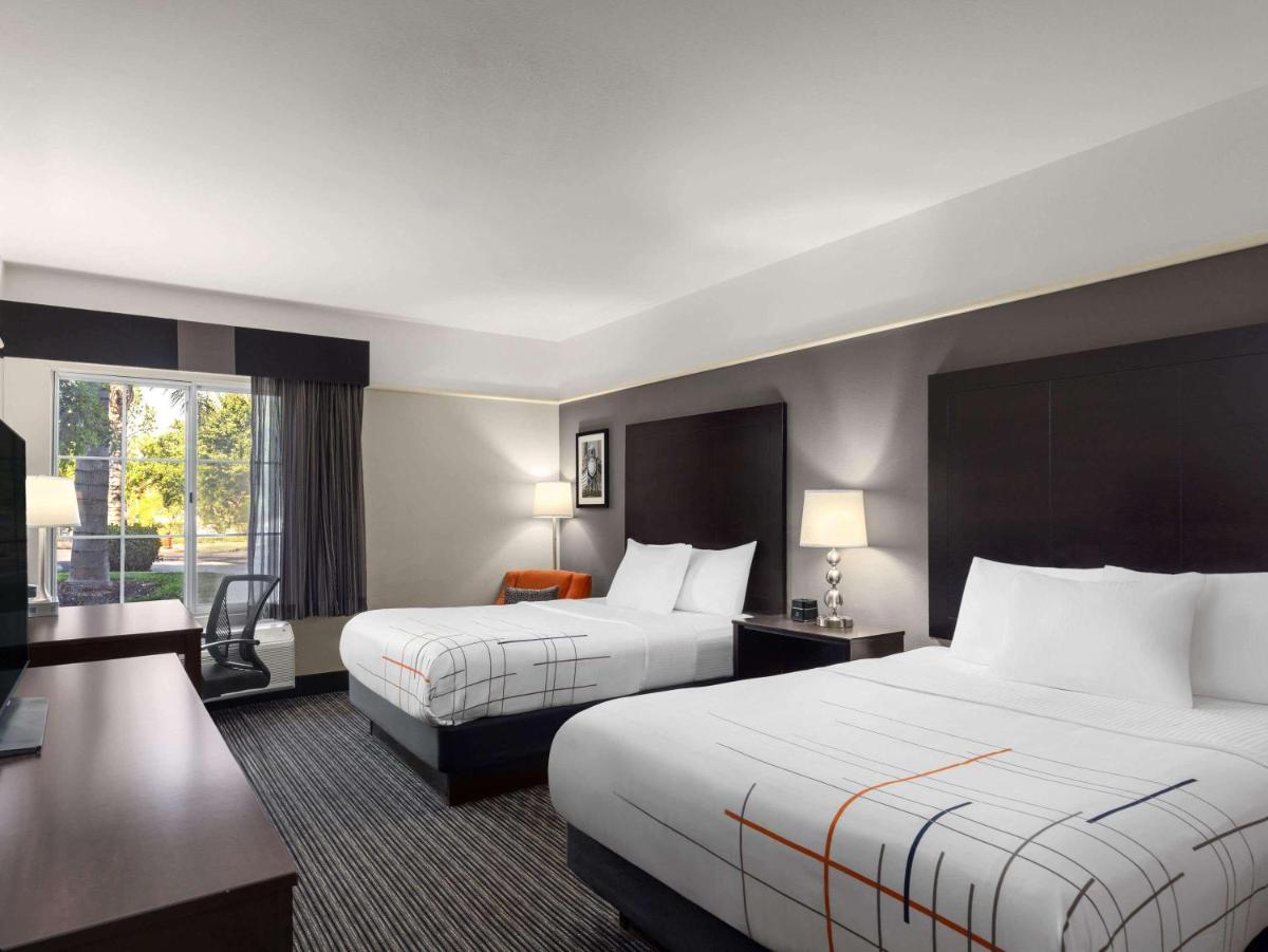 La Quinta by Wyndham Santa Clarita - Valencia - image 4