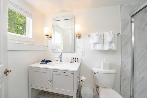 Kent Manor Inn - image 11