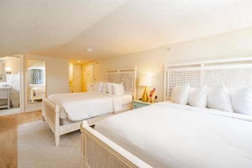 Kent Manor Inn - image 20