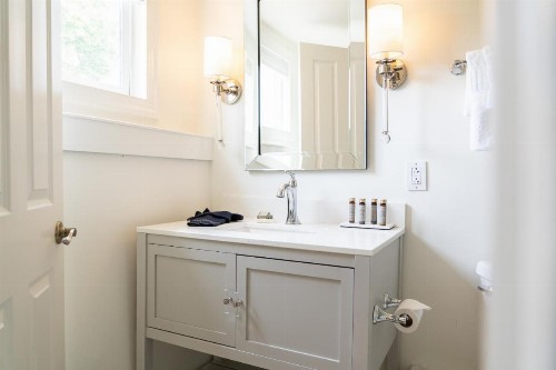 Kent Manor Inn - image 30