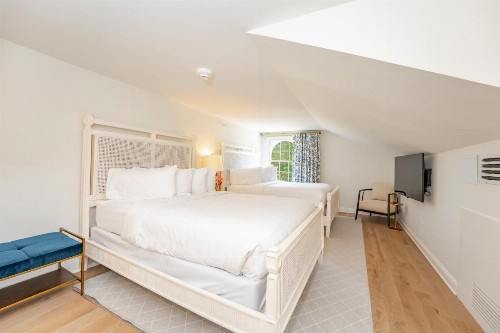 Kent Manor Inn - image 31