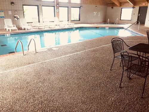 Regency Inn and Suites - image 4