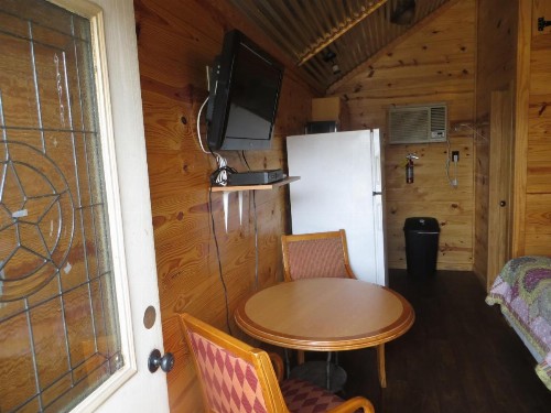 All Tucked Inn Cabins - image 3
