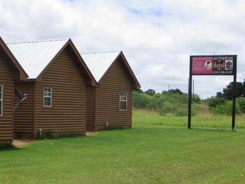All Tucked Inn Cabins - image 8
