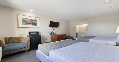 Budget Inn and Suites Stockton Yosemite - image 4