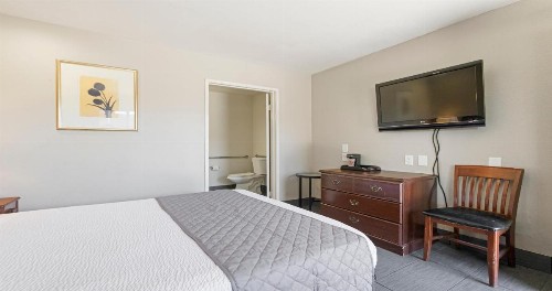 Budget Inn and Suites Stockton Yosemite - image 5