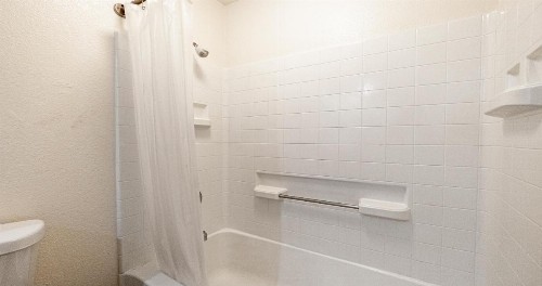 Budget Inn and Suites Stockton Yosemite - image 9