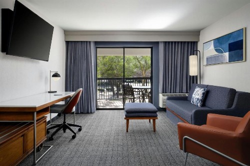 Courtyard by Marriott Stockton - image 3
