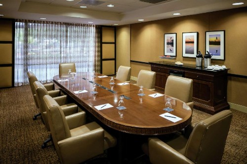 Hilton Stockton - image 2