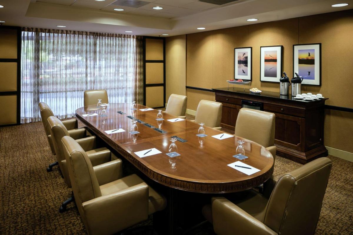 Hilton Stockton - image 2