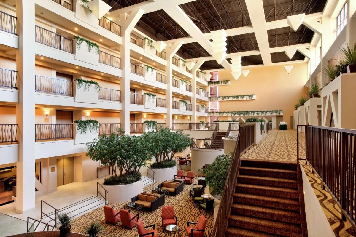 Hilton Stockton - image 5