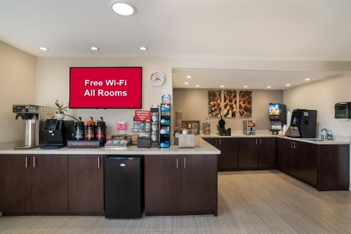 Red Roof Inn Stockton - image 19