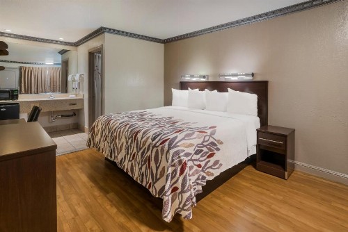 Red Roof Inn Stockton - image 24