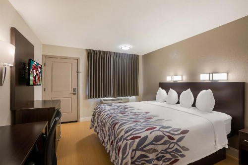 Red Roof Inn Stockton - image 29
