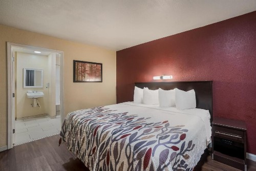 Red Roof Inn Stockton - image 33