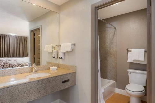 Red Roof Inn Stockton - image 34