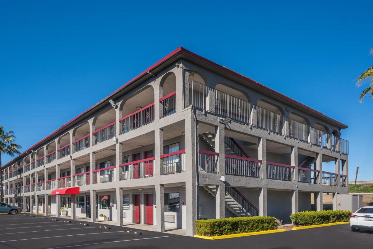 Red Roof Inn Stockton - image 5