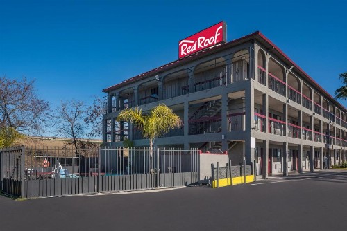 Red Roof Inn Stockton - image 7