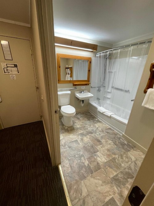 Northern Lights Lodge - image 3