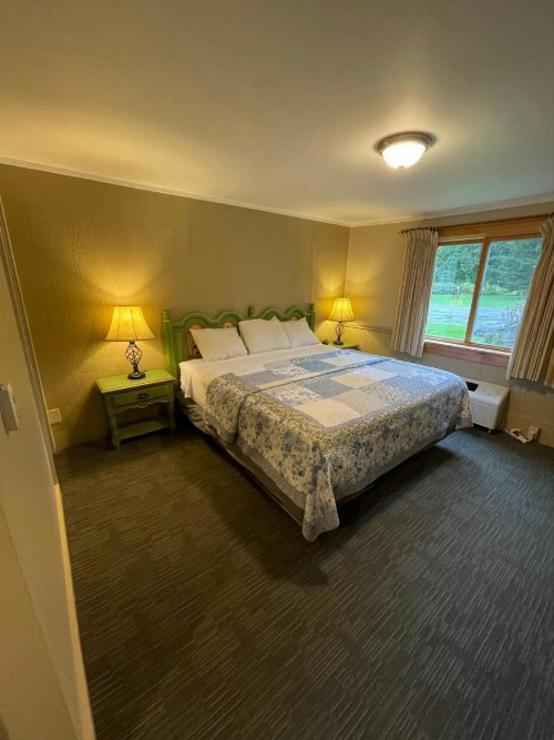 Northern Lights Lodge - image 5