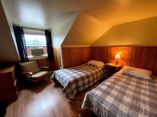 The Riverside Inn - image 10