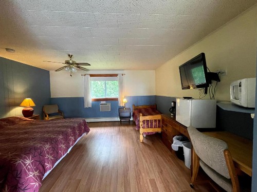 The Riverside Inn - image 20