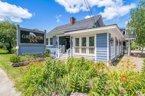 Grey Fox Inn - image 1