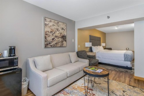 Grey Fox Inn - image 20