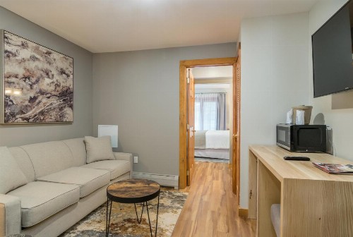 Grey Fox Inn - image 25
