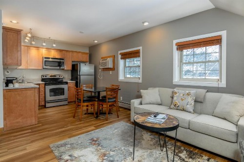 Grey Fox Inn - image 37