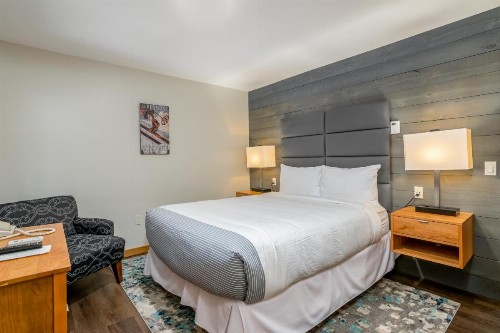 Grey Fox Inn - image 38