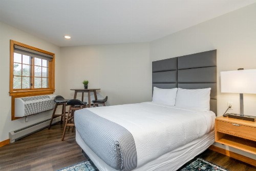Grey Fox Inn - image 4