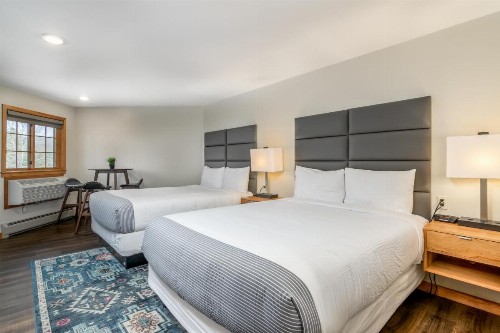 Grey Fox Inn - image 47