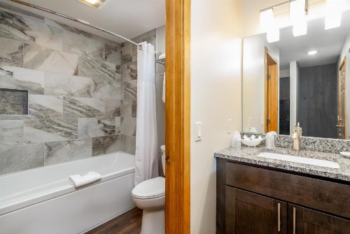 Grey Fox Inn - image 49